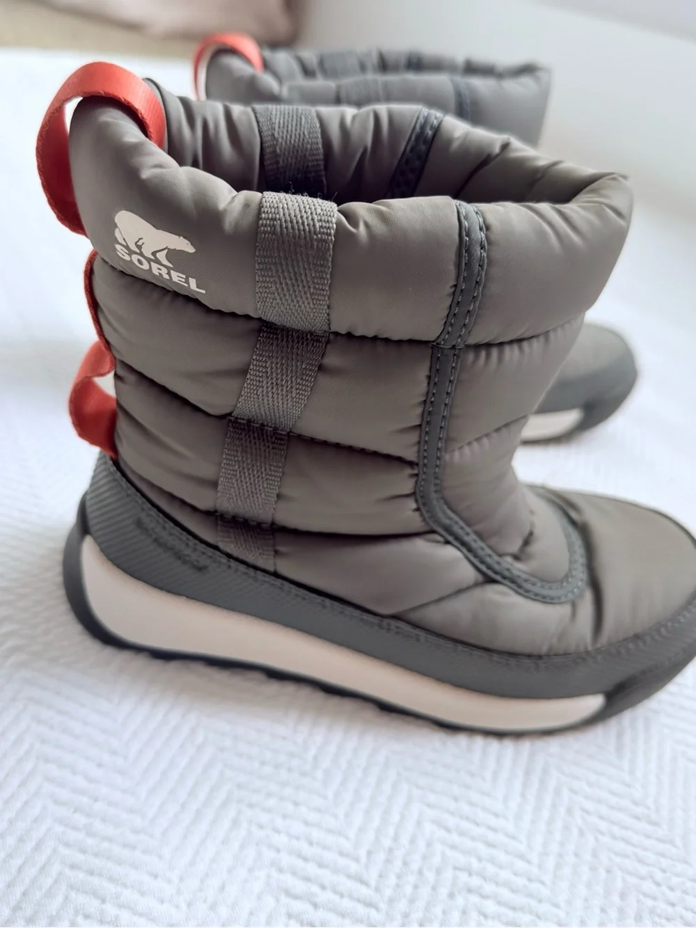 NWOT Sorel Kids Whitney II Puffy Mid Winter Boot in Gray, Size 13